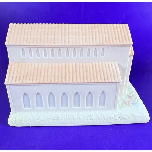 VTG Precious Moments Chapel “Theres A Christian Welcome Here” 523011 Butcher “89 - Picture 8 of 14